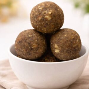 Methi Ladoos made with roasted fenugreek seeds and jaggery